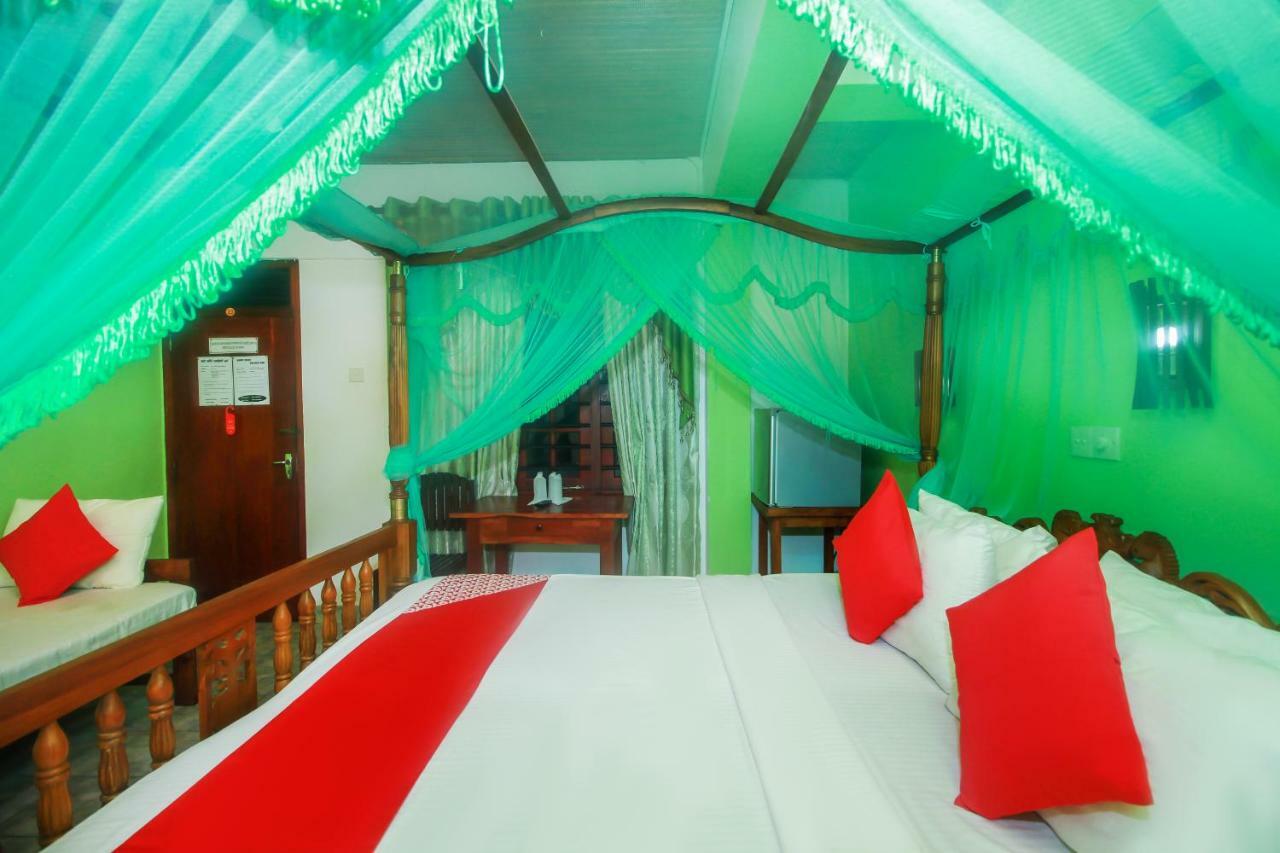 Happy Night Hotel Unawatuna